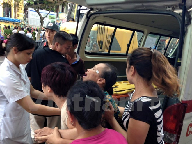 越南河内市古法式别墅坍塌致2人死亡5人受伤 ảnh 3 越南河内市古法式别墅坍塌致2人死亡5人受伤 ảnh 3