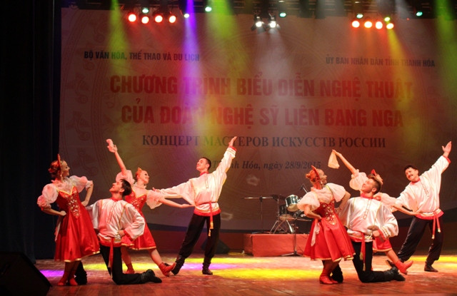 2015年越南国家旅游年：俄罗斯艺术团在清化省演出 ảnh 1