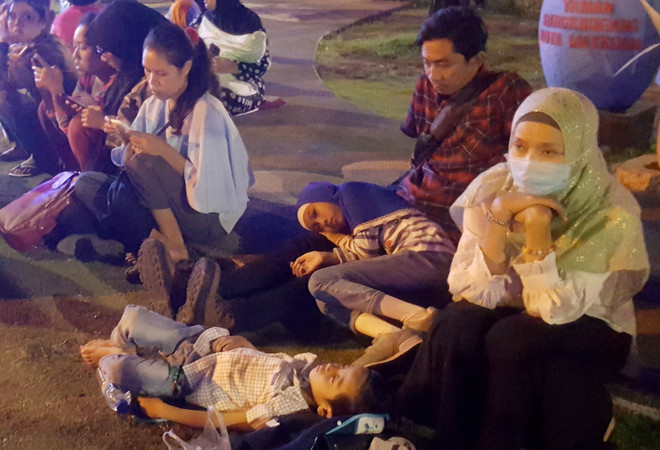 印尼西努沙登加拉省龙目岛地震后的惨状（组图） ảnh 16