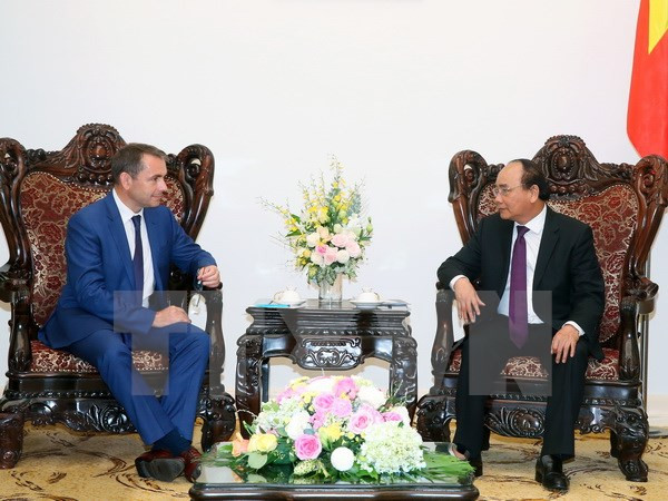 越南政府总理阮春福会见法国驻越大使 ảnh 1