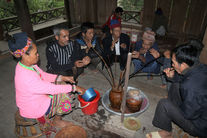 来越南各民族文化旅游村体验克木族谷如节 ảnh 1 来越南各民族文化旅游村体验克木族谷如节 ảnh 1