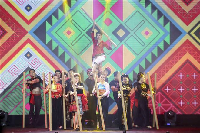 向河内市民推广和平省文化特色和旅游潜力 ảnh 1