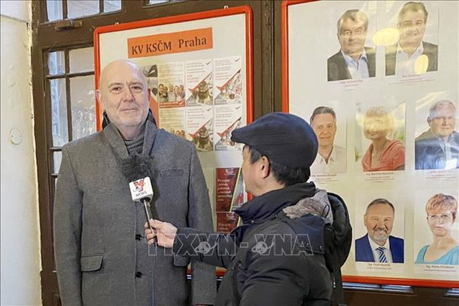 越共十三大:捷克议员相信越南共产党会引领国家走向新的成功 ảnh 1 越共十三大:捷克议员相信越南共产党会引领国家走向新的成功 ảnh 1