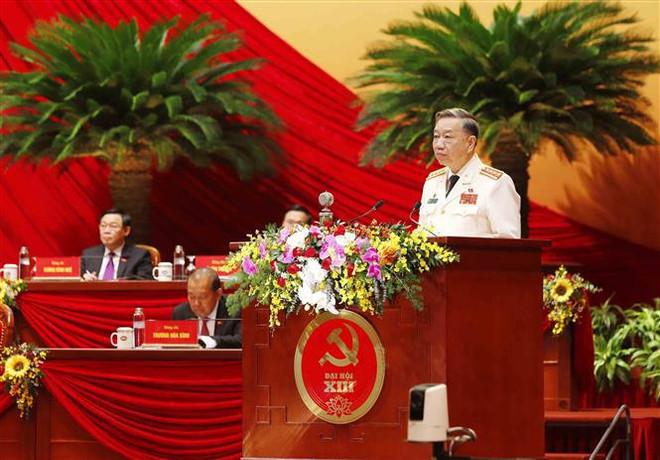 越共十三大:主动从早从远保卫祖国,坚决守护好人民群众的平安生活 ảnh 1 越共十三大:主动从早从远保卫祖国,坚决守护好人民群众的平安生活 ảnh 1