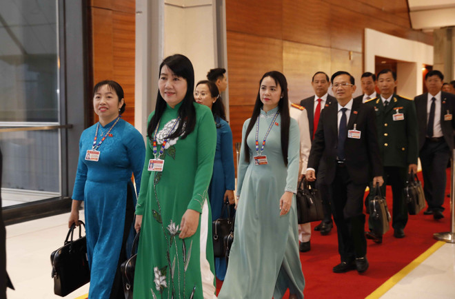 越共十三大:参会代表就提交大会的文件草案深入交换意见 ảnh 2 越共十三大:参会代表就提交大会的文件草案深入交换意见 ảnh 2