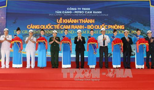 张晋创主席出席庆和省金兰国际港开港仪式 ảnh 1 张晋创主席出席庆和省金兰国际港开港仪式 ảnh 1