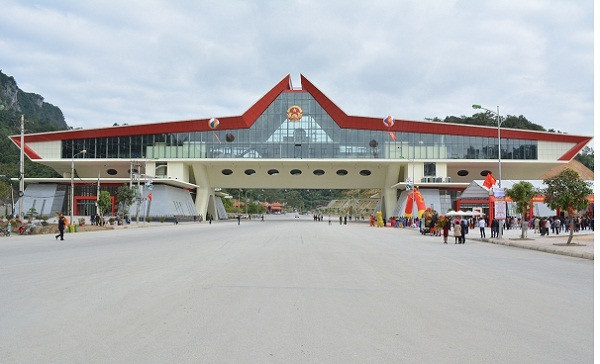 谅山省友谊国际口岸启用出入境自助通关系统 ảnh 1 谅山省友谊国际口岸启用出入境自助通关系统 ảnh 1