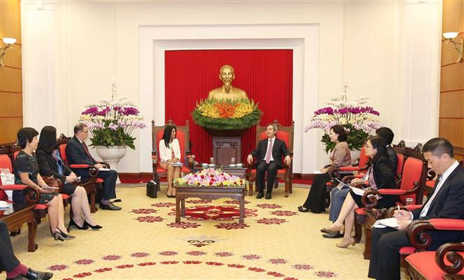 越共中央经济部部长阮文平会见国际货币基金组织代表团 ảnh 2 越共中央经济部部长阮文平会见国际货币基金组织代表团 ảnh 2