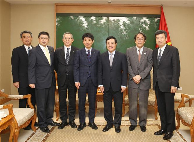 越南政府副总理兼外交部长范平明会见日本群马县知事 ảnh 2 越南政府副总理兼外交部长范平明会见日本群马县知事 ảnh 2