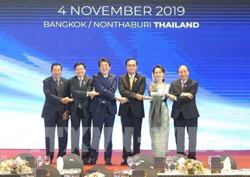 第35届东盟峰会:政府总理阮春福出席第十一届湄公河流域国家与日本峰会 ảnh 1 第35届东盟峰会:政府总理阮春福出席第十一届湄公河流域国家与日本峰会 ảnh 1