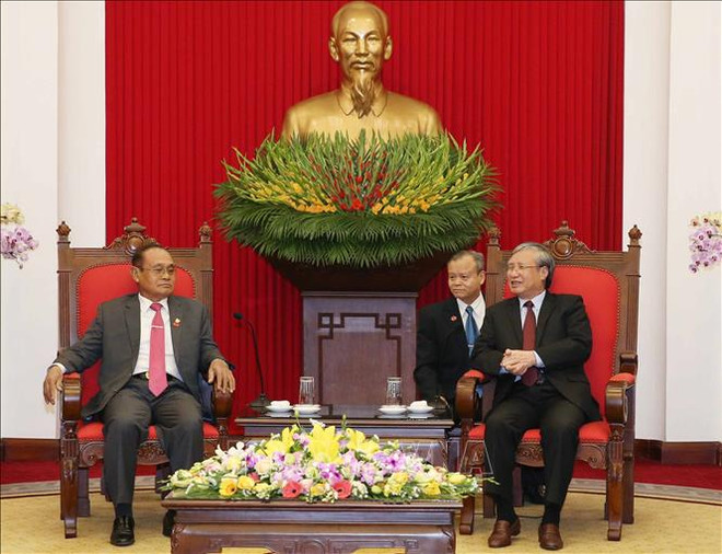 越共中央书记处常务书记陈国旺会见柬埔寨高级代表团 ảnh 1 越共中央书记处常务书记陈国旺会见柬埔寨高级代表团 ảnh 1