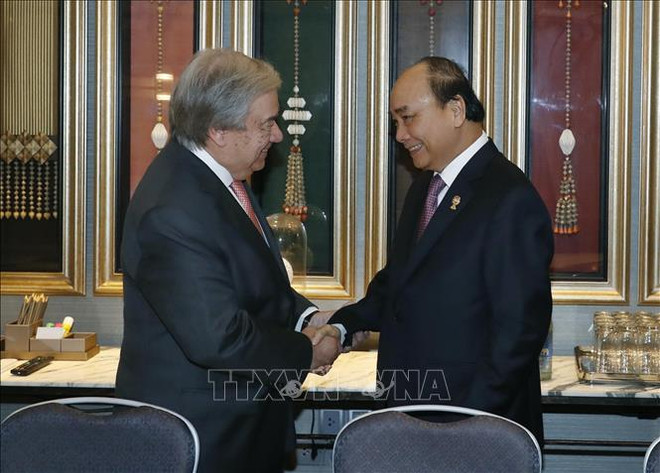 第35届东盟峰会:越南政府总理阮春福会见联合国秘书长古特雷斯 ảnh 1 第35届东盟峰会:越南政府总理阮春福会见联合国秘书长古特雷斯 ảnh 1