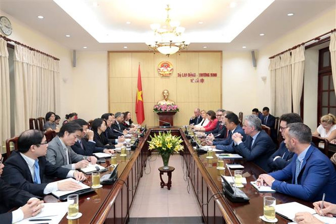 越南劳动荣军与社会部部长会见欧洲议会国际贸易委员会主席 ảnh 2 越南劳动荣军与社会部部长会见欧洲议会国际贸易委员会主席 ảnh 2