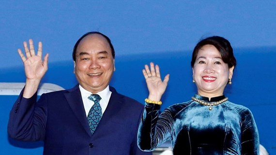 越南政府总理阮春福启程赴泰国出席第35届东盟峰会和相关会议 ảnh 1