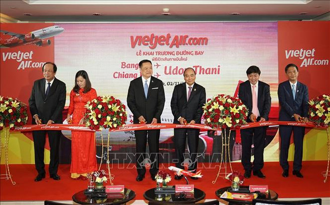 第35届东盟峰会:阮春福总理出席泰国-越南新航线开通仪式 ảnh 1 第35届东盟峰会:阮春福总理出席泰国-越南新航线开通仪式 ảnh 1