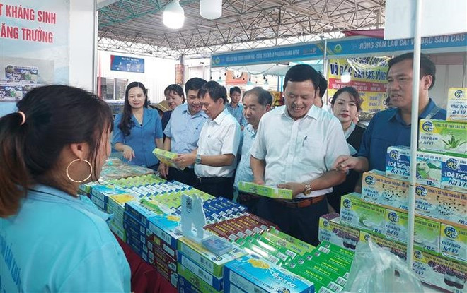 2023年河内市“一乡一品”和安全食用农产品推介周正式开幕 ảnh 2 2023年河内市“一乡一品”和安全食用农产品推介周正式开幕 ảnh 2