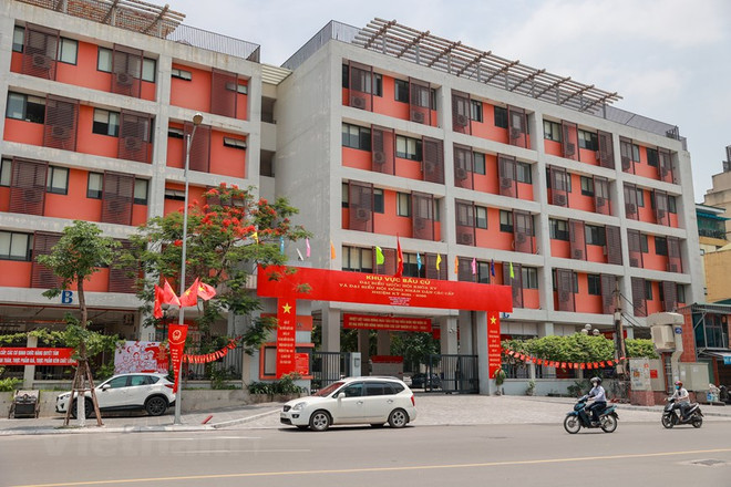 组图:河内市各地张灯结彩营造换届选举浓厚氛围 ảnh 5 组图:河内市各地张灯结彩营造换届选举浓厚氛围 ảnh 5