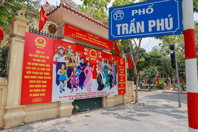 组图:河内市各地张灯结彩营造换届选举浓厚氛围 ảnh 3 组图:河内市各地张灯结彩营造换届选举浓厚氛围 ảnh 3