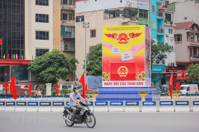 组图:河内市各地张灯结彩营造换届选举浓厚氛围 ảnh 9 组图:河内市各地张灯结彩营造换届选举浓厚氛围 ảnh 9