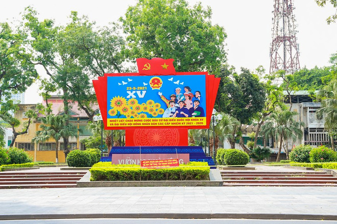 组图:河内市各地张灯结彩营造换届选举浓厚氛围 ảnh 6 组图:河内市各地张灯结彩营造换届选举浓厚氛围 ảnh 6