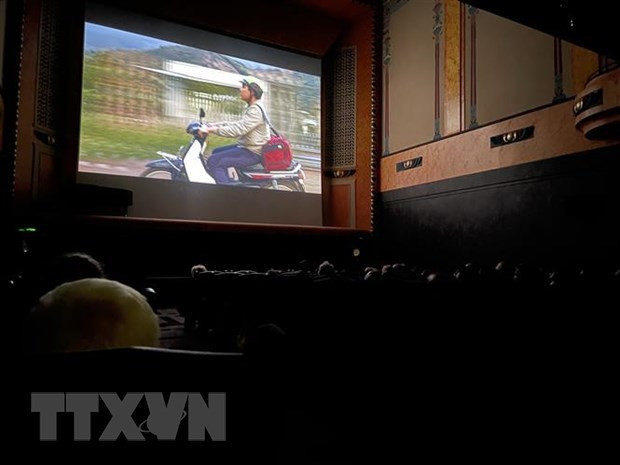 越南年轻导演范天恩电影作品《黄色茧壳之中》深受法国观众的喜欢 ảnh 2 越南年轻导演范天恩电影作品《黄色茧壳之中》深受法国观众的喜欢 ảnh 2