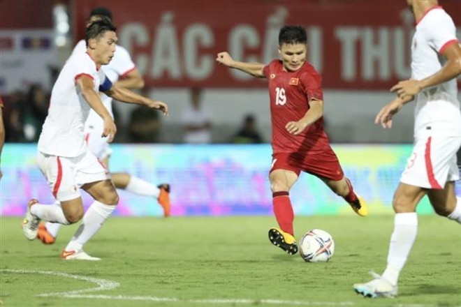 越南队在与中国香港队的友谊赛中以1-0获胜 ảnh 2 越南队在与中国香港队的友谊赛中以1-0获胜 ảnh 2