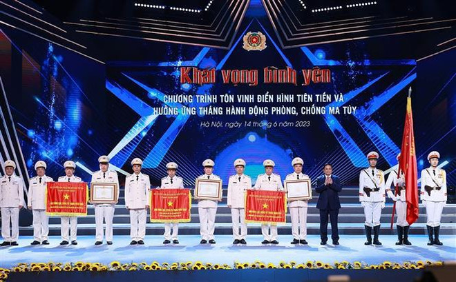 越南政府总理范明政:打击毒品犯罪 从早从远和从源头做起 ảnh 2 越南政府总理范明政:打击毒品犯罪 从早从远和从源头做起 ảnh 2