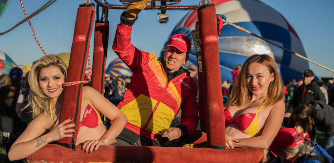 越捷航空热气球和比基尼空姐们即将“登陆”美国 ảnh 1