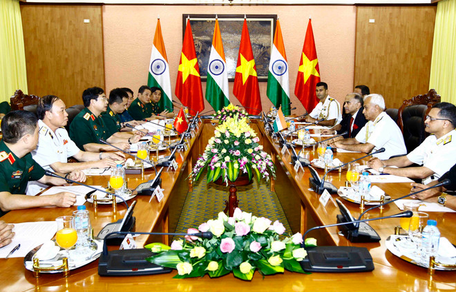 印度参谋长委员会主席苏尼尔•兰巴对越南进行正式友好访问 ảnh 2 印度参谋长委员会主席苏尼尔•兰巴对越南进行正式友好访问 ảnh 2