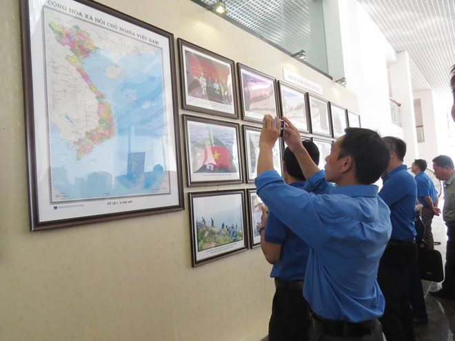 “越南的黄沙和长沙——历史证据和法律依据”图片资料展在老街省举行 ảnh 1 “越南的黄沙和长沙——历史证据和法律依据”图片资料展在老街省举行 ảnh 1