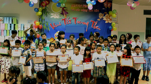 中秋佳节——旅克越侨发扬团结协作精神的良机 ảnh 1