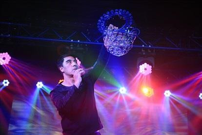  世界顶级泡泡艺术家让越南儿童感受到艺术的快乐 ảnh 2