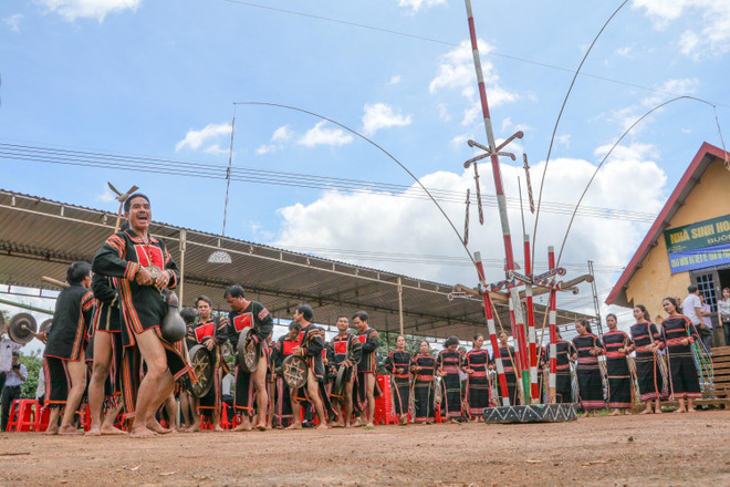 得乐省高原地区嘉莱族举行颇具特色的新米节 ảnh 2