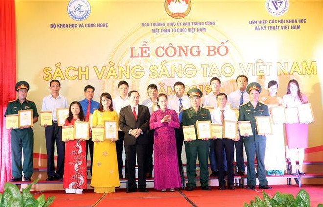 越南国会主席阮氏金银出席2019年《越南创新黄皮书》发布会 ảnh 3