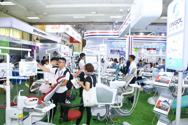 第12届国际口腔颌面外科学术会议和展览会在河内开幕 ảnh 1