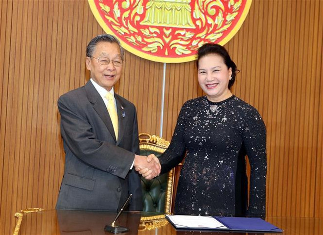 越南国会主席阮氏金银与泰国国会下议院议长川•立派举行会谈 ảnh 1 越南国会主席阮氏金银与泰国国会下议院议长川•立派举行会谈 ảnh 1