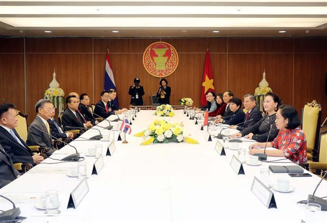 越南国会主席阮氏金银与泰国国会下议院议长川•立派举行会谈 ảnh 2 越南国会主席阮氏金银与泰国国会下议院议长川•立派举行会谈 ảnh 2