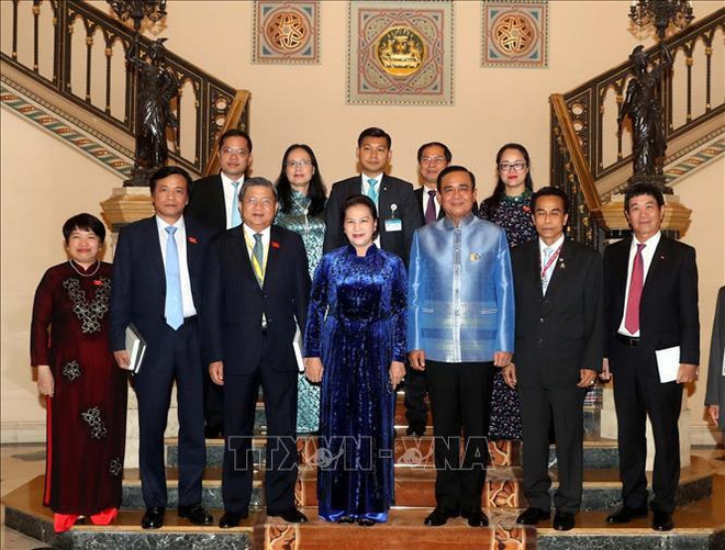 越南国会主席阮氏金银与泰国总理巴育举行会晤 ảnh 1 越南国会主席阮氏金银与泰国总理巴育举行会晤 ảnh 1