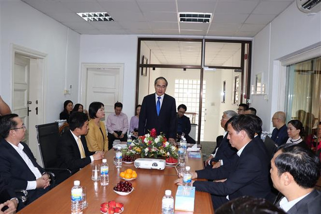 胡志明市市委书记阮善仁与新加坡若干部门领导会面交流 ảnh 3 胡志明市市委书记阮善仁与新加坡若干部门领导会面交流 ảnh 3