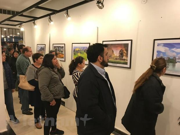 巴拉圭越南日活动亮相 庆祝越巴建交25周年 ảnh 2