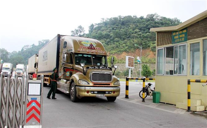 谅山省友谊国际口岸为企业创造便利条件 避免货物通关拥堵现象 ảnh 1