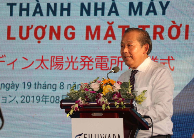 越南政府副总理张和平出席平定滕原太阳能发电厂竣工仪式 ảnh 2