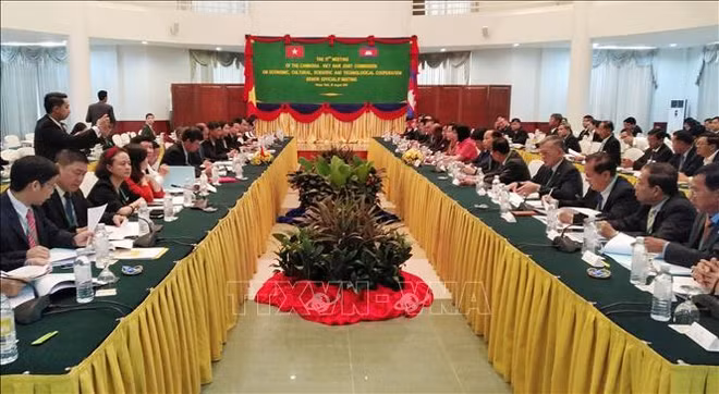 越柬经济、文化与科技合作联合委员会第十七次会议高官会今日开幕 ảnh 1