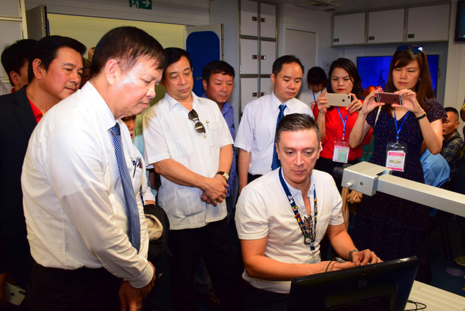 国际奥比斯眼科飞行医院免费为承天顺化省眼疾患者进行手术治疗 ảnh 1 国际奥比斯眼科飞行医院免费为承天顺化省眼疾患者进行手术治疗 ảnh 1