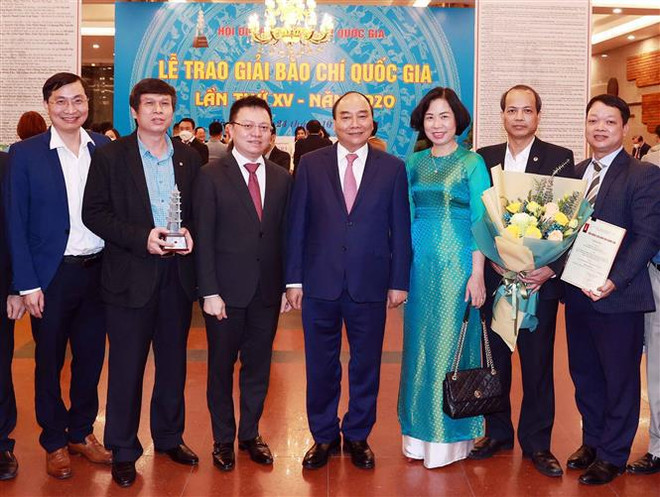 第十五届国家新闻奖颁奖表彰优秀新闻作品 ảnh 2 第十五届国家新闻奖颁奖表彰优秀新闻作品 ảnh 2