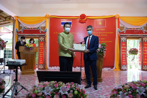 推动越南与泰国友好合作关系万古长青、世代相传 ảnh 1