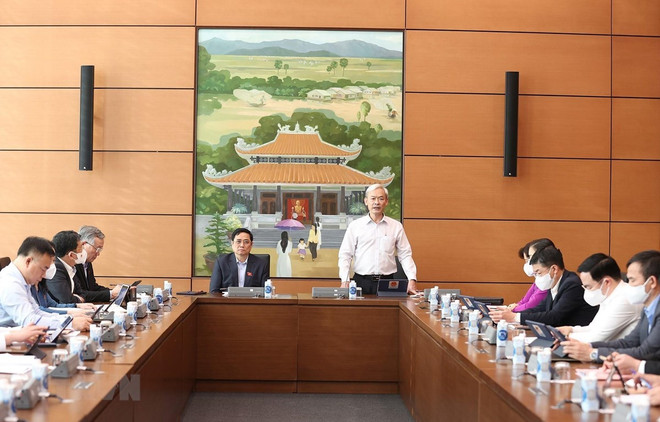 越南第十五届国会第二次会议:国会代表就经济社会问题和两部法律草案进行分组讨论 ảnh 1 越南第十五届国会第二次会议:国会代表就经济社会问题和两部法律草案进行分组讨论 ảnh 1