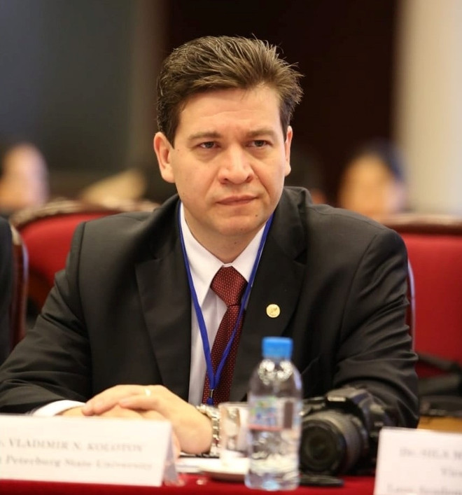 俄罗斯教授将胡志明主席编纂的《论孙子兵法》一书译成俄语 ảnh 2 俄罗斯教授将胡志明主席编纂的《论孙子兵法》一书译成俄语 ảnh 2