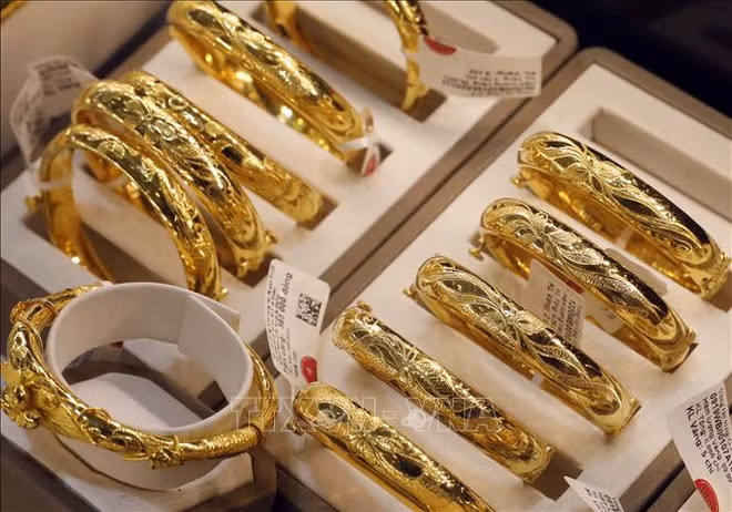 10月14日上午越南国内黄金价格上涨20万越盾 ảnh 1