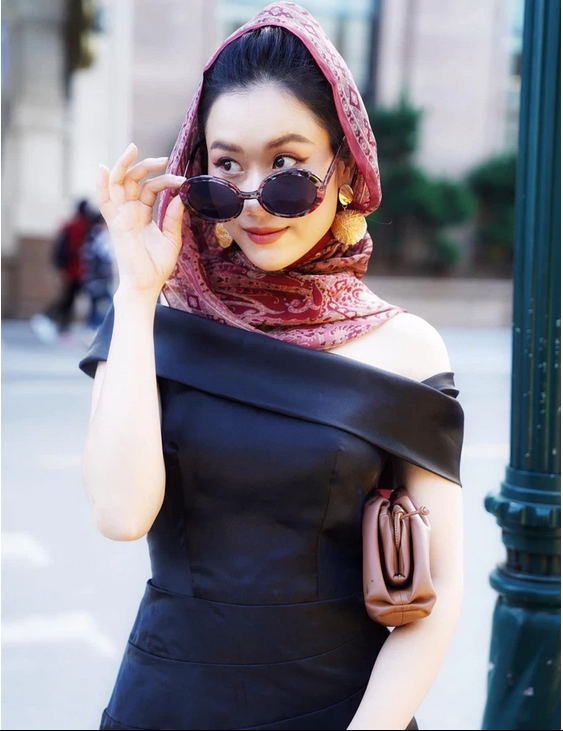 越南女演员黄凤在2021年巴黎国际电影节上斩获“最佳国际演员奖” ảnh 2 越南女演员黄凤在2021年巴黎国际电影节上斩获“最佳国际演员奖” ảnh 2